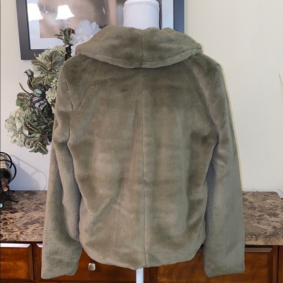 Woobie Jacket - Picture 3 of 4